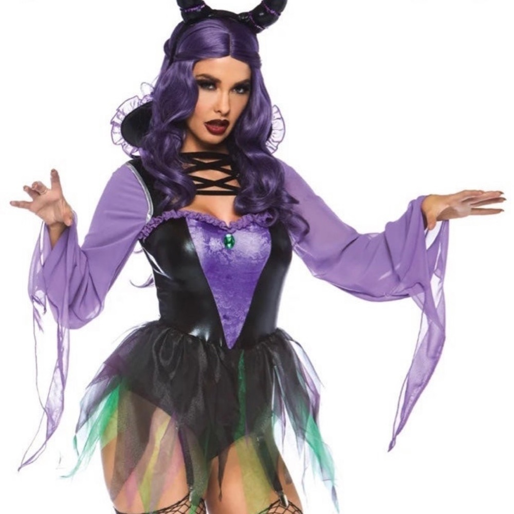 Sexy wicked sorceress costume